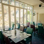 Hotel Isaacs 3*