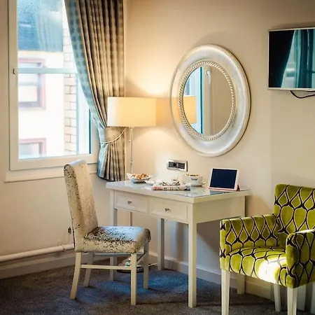 Hotel Isaacs