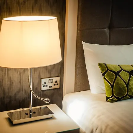Isaacs Hotel