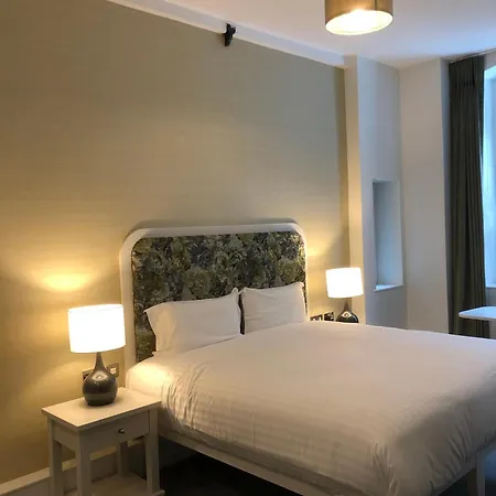 Hotel Isaacs