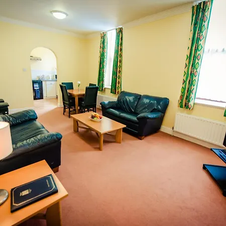 Isaacs Hotel