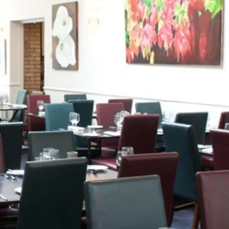 Hotel Isaacs