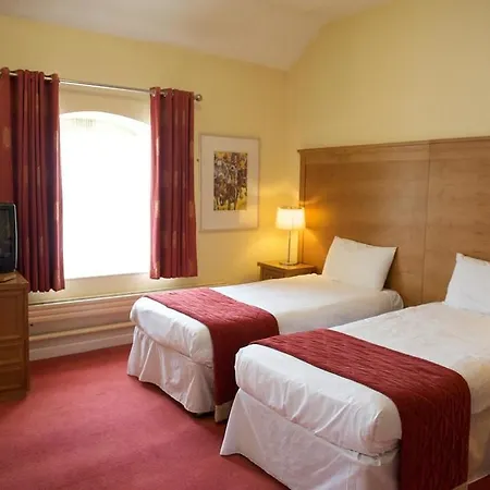 Isaacs Hotel
