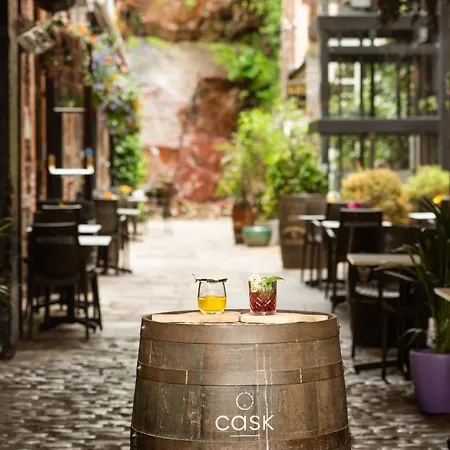 Isaacs Cork