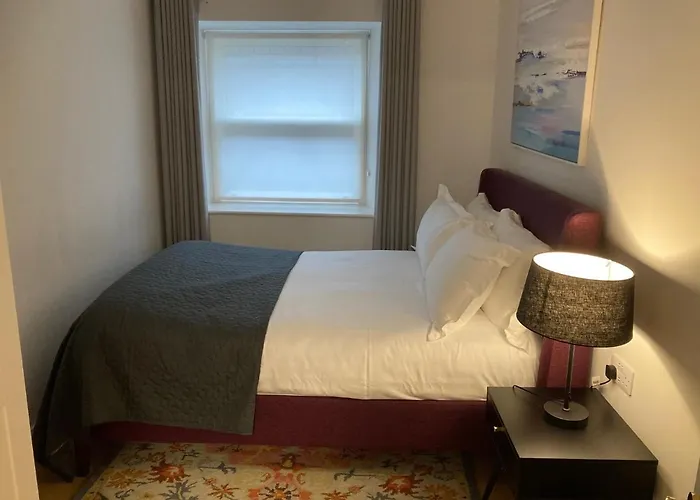 Ξενοδοχείο Isaacs 3*