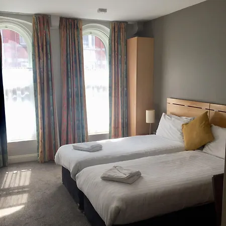 Isaacs Отель 3*