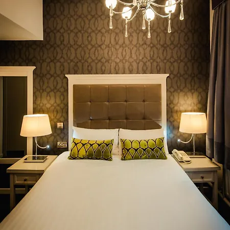 فندق Isaacs 3*