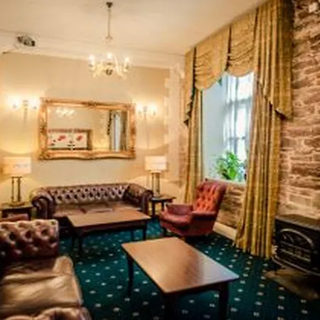 Isaacs Отель 3*