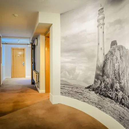 Isaacs Отель 3*