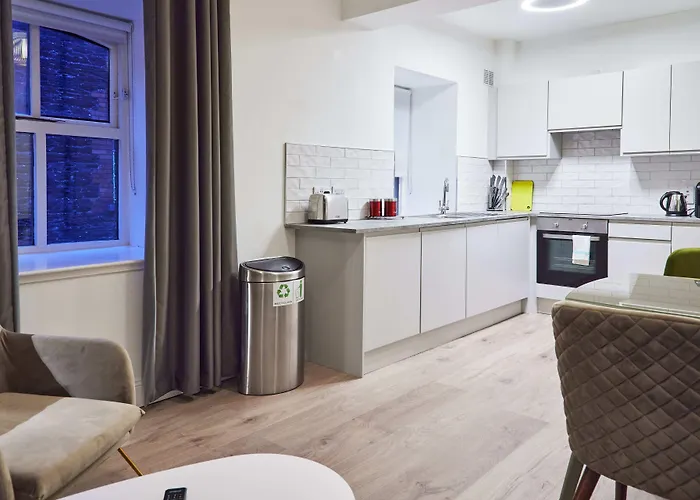 Isaacs Отель Корк